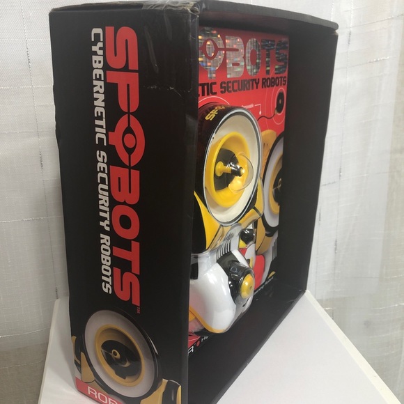 SPYBOTS Cybernetic Security Robots ROBOEAR Yellow Remote Listening Robot NEW - Picture 5 of 7